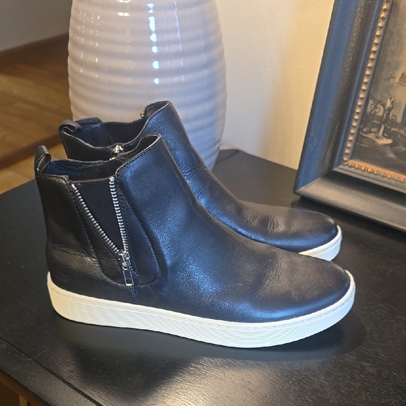 Sofft Britton Zip Bootie 9.5 Womens - Picture 1 of 7